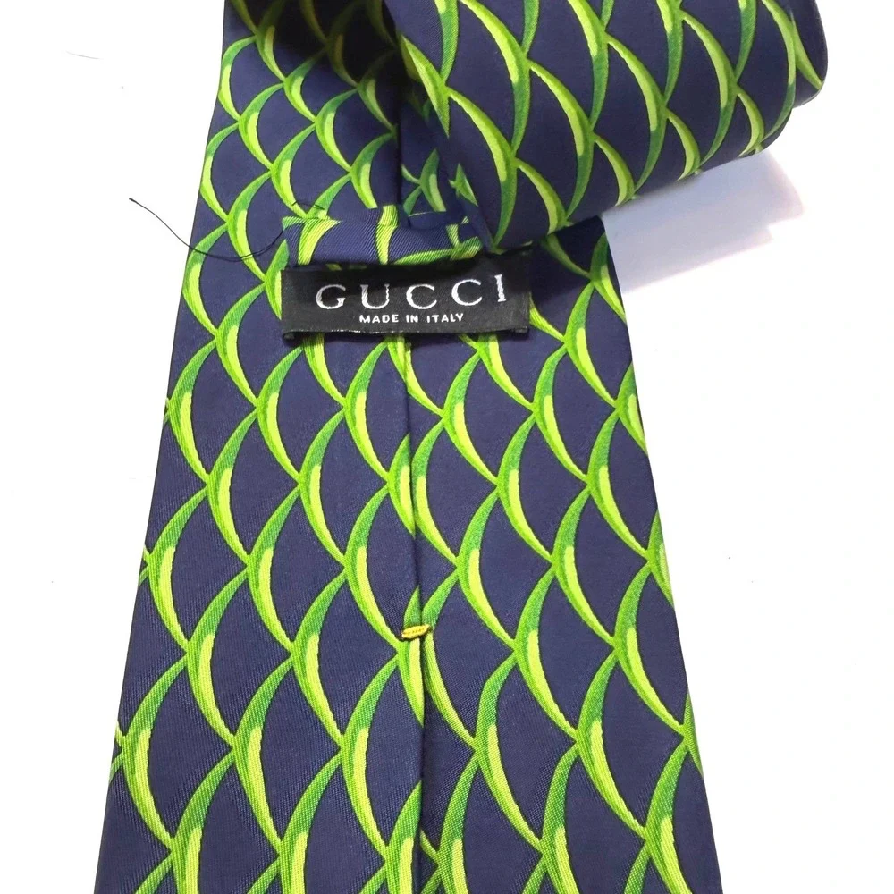 Gucci Mens Silk Tie Navy Blue Green Lime Geometric Scale Print Made in Italy